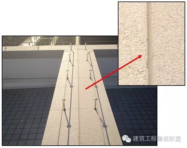 作用将一旦流入屋面伸缩缝内的雨水导出屋面,顺着外墙防水层导出室外